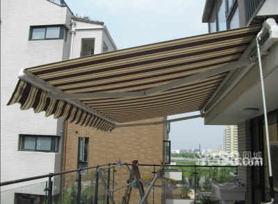 天津地區(qū)紡織品遮陽遮雨篷款式全解析 美觀與實(shí)用兼?zhèn)? class=